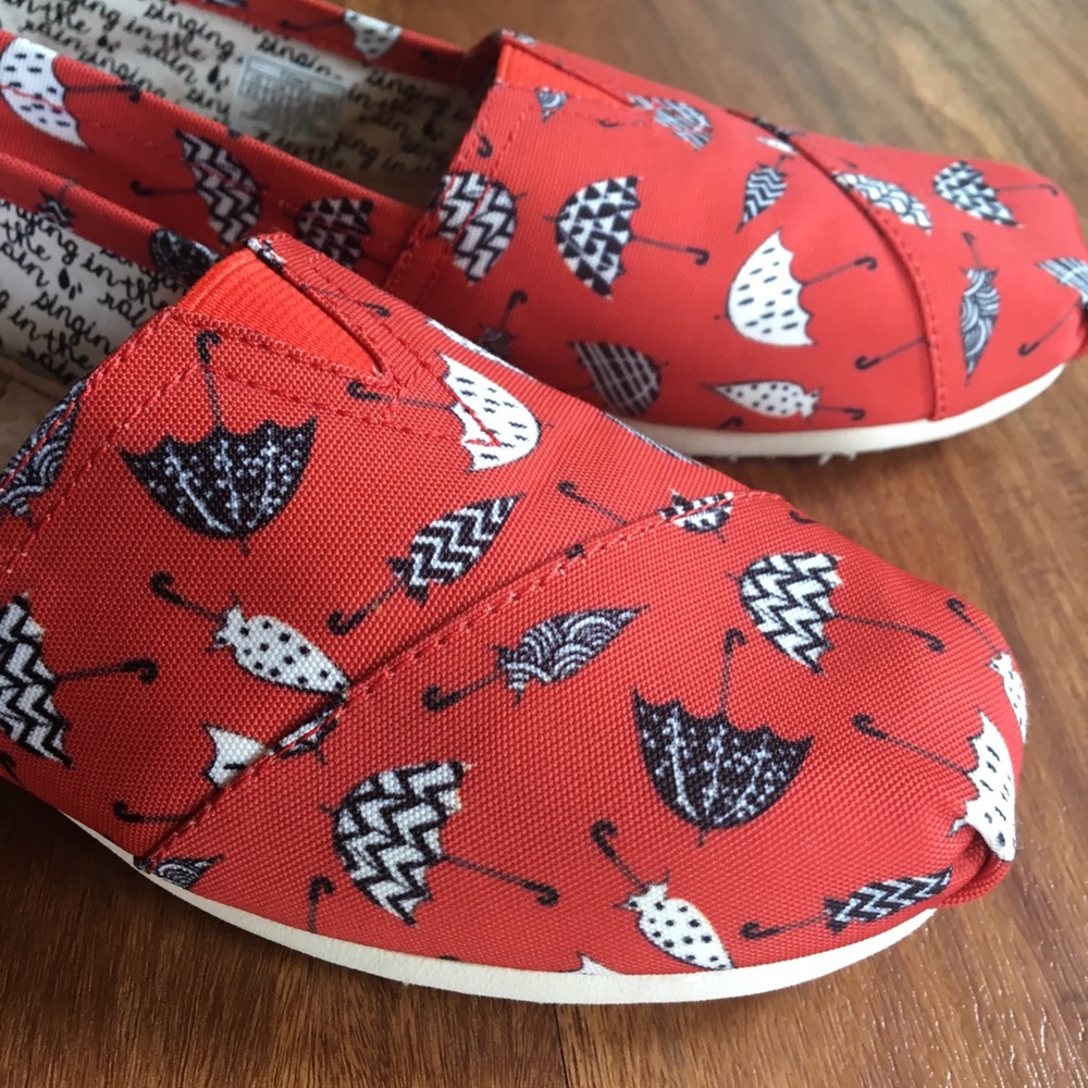 Toms red orange spring rain umbrella print shoes